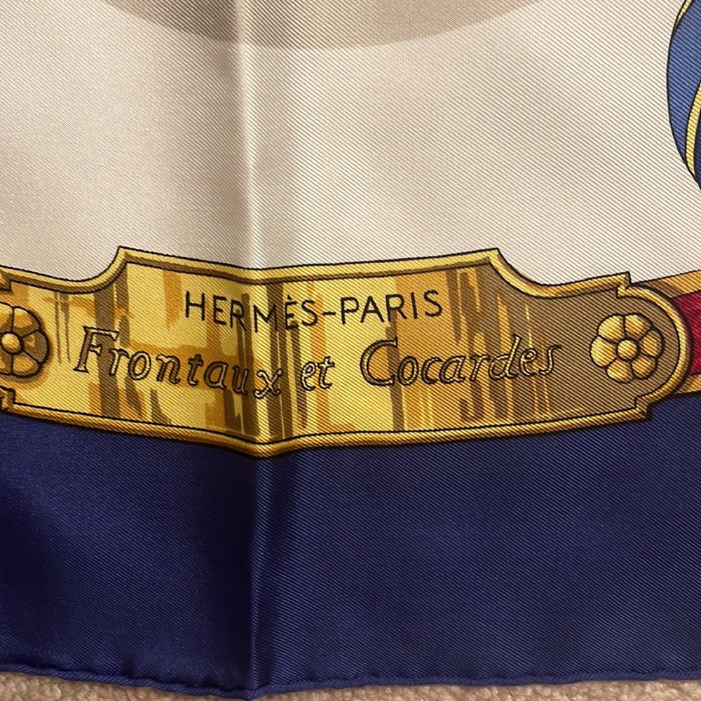 Hermes Paris scarf 100% silk like new frontaux et cocardes blue $480 retail - Picture 2 of 6